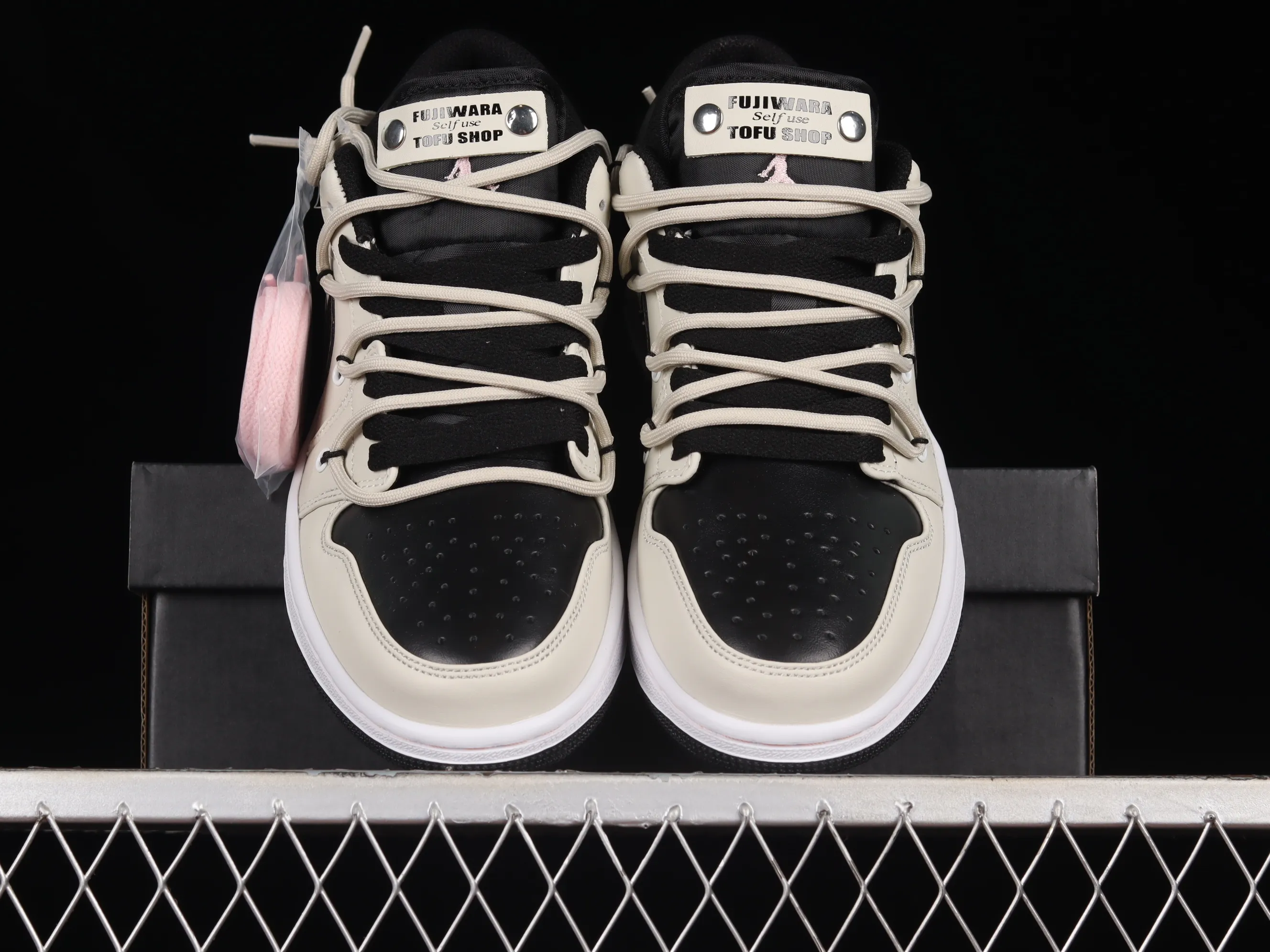 All categories Air Jordan Jordan series basketball shoes Air Jordan 1 Low Z version Air Jordan 1 Low AJ1 Joe 1 customized version Vibe flavor deconstruction Sports culture basketball shoes 553558-062
